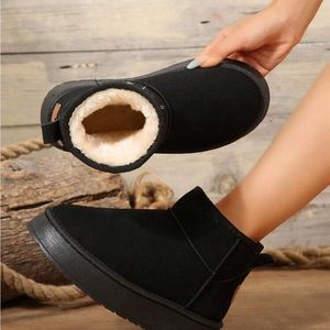 Winter slip-on snow boots